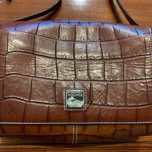 Vintage Dooney & Bourke Croc embossed brown leather crossbody EUC